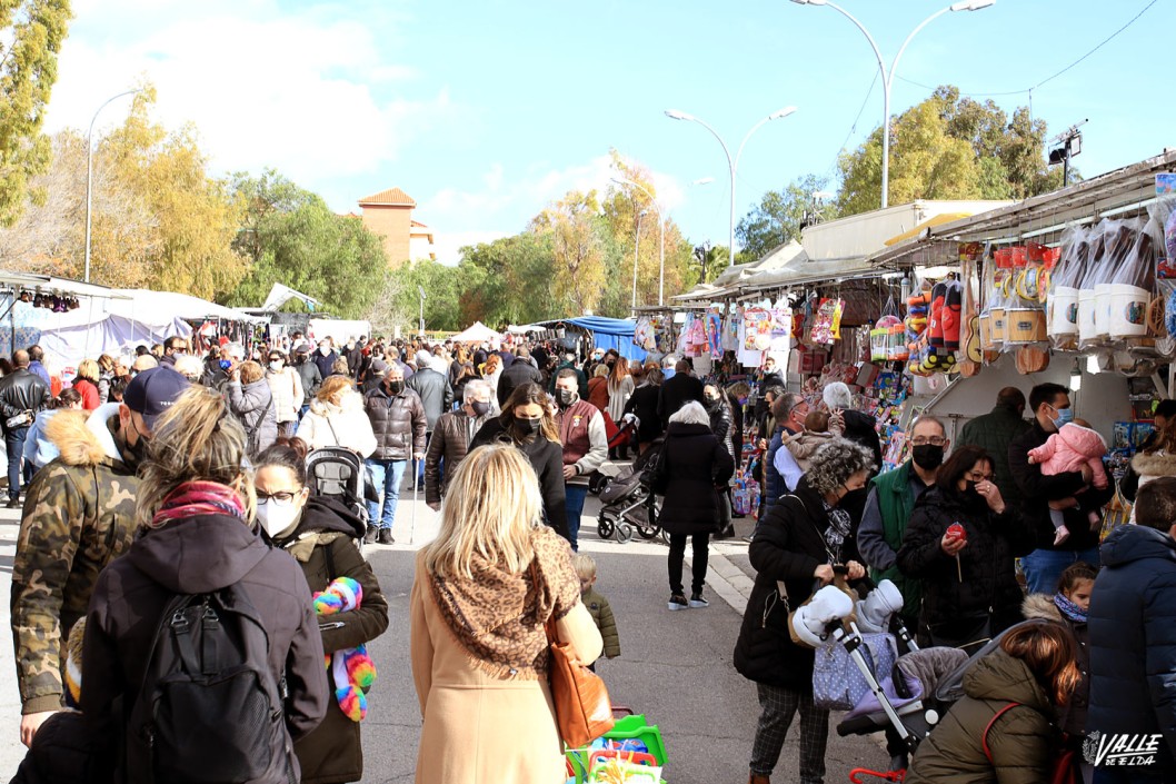Elda vuelve a cumplir con la tradición de "feriarse" por la Inmaculada Elda vuelve a cumplir con la tradición de "feriarse" por la Inmaculada