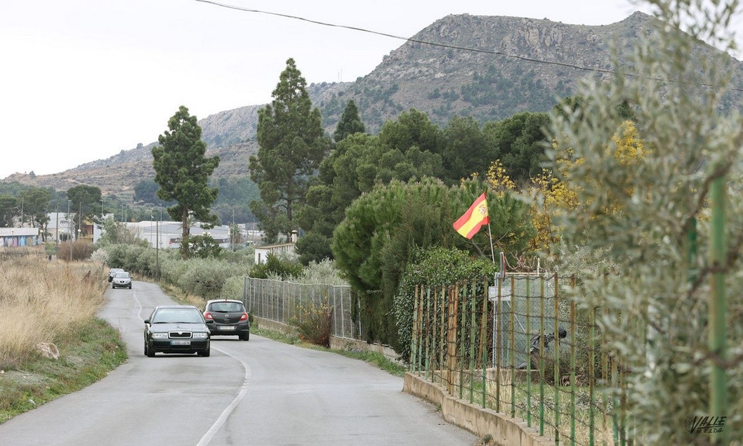 IU propone ampliar y poner aceras en el camino Peña del sol de Petrer IU propone ampliar y poner aceras en el camino Peña del sol de Petrer