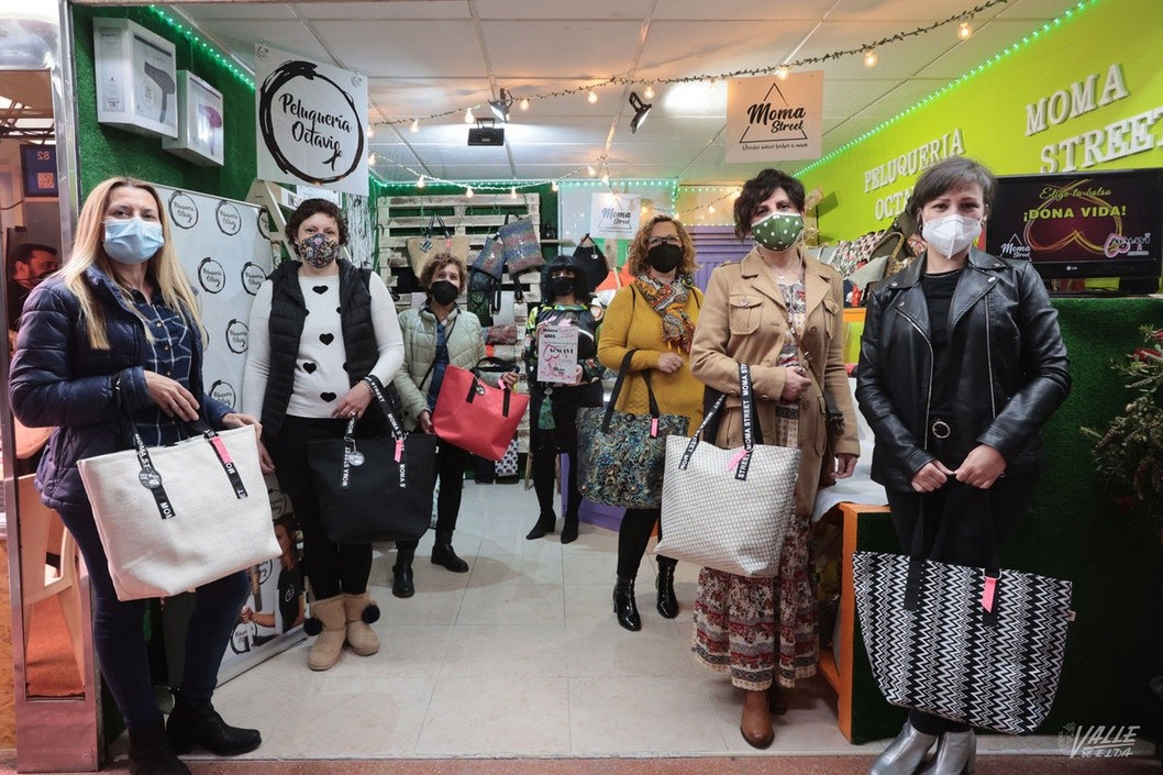 Moma Street crea un bolso solidario a beneficio de AcMAVI Moma Street crea un bolso solidario a beneficio de AcMAVI