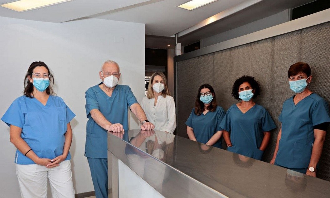 Clínica Dental Doctor Garrido, casi 40 años ofreciendo cuidado bucodental Clínica Dental Doctor Garrido, casi 40 años ofreciendo cuidado bucodental