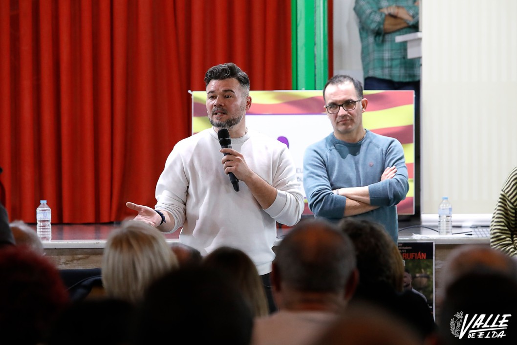 Gabriel Rufi&aacute;n en Petrer: "Es un momento tan chungo que hay que unir fuerzas, tenemos la responsabilidad de intentarlo"
