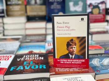 "Francis Plug: C&oacute;mo ser un autor p&uacute;blico" de Paul Ewen