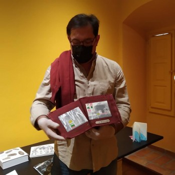 Una decena de artistas eldenses exponen en la 2&ordf; Bienal de Libro de Artista en Santa Pola
