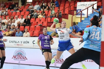 Empate del Elda Prestigio ante el Caja Rural Aula Valladolid (27-27)