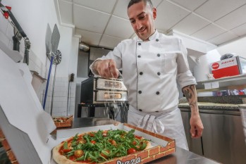 Disfruta del sabor de Italia con Pizzer&iacute;a Davide