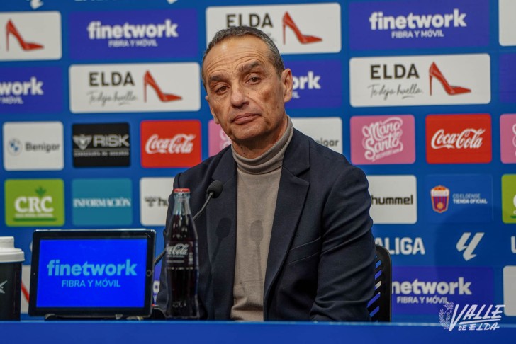 Jos&eacute; Luis Oltra: "Estoy decepcionado con el resultado, pero s&eacute; que este equipo tiene capacidad para conseguir el objetivo"