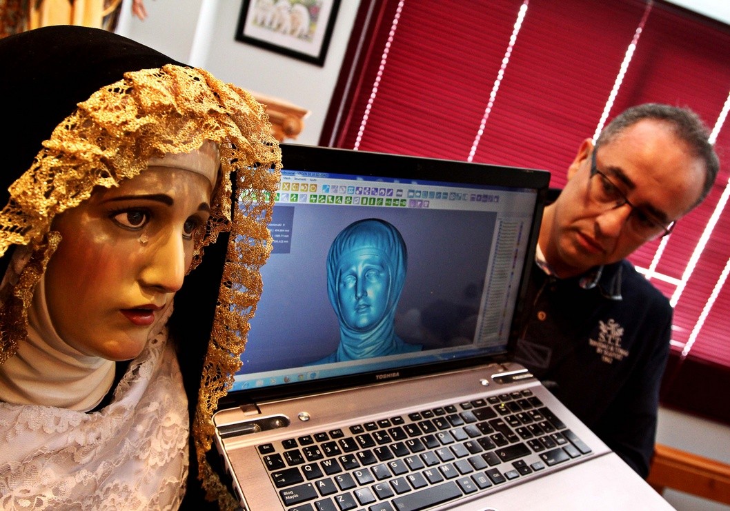 Una empresa hace la copia en escáner 3D de la talla de la Virgen de la Salud Una empresa hace la copia en escáner 3D de la talla de la Virgen de la Salud