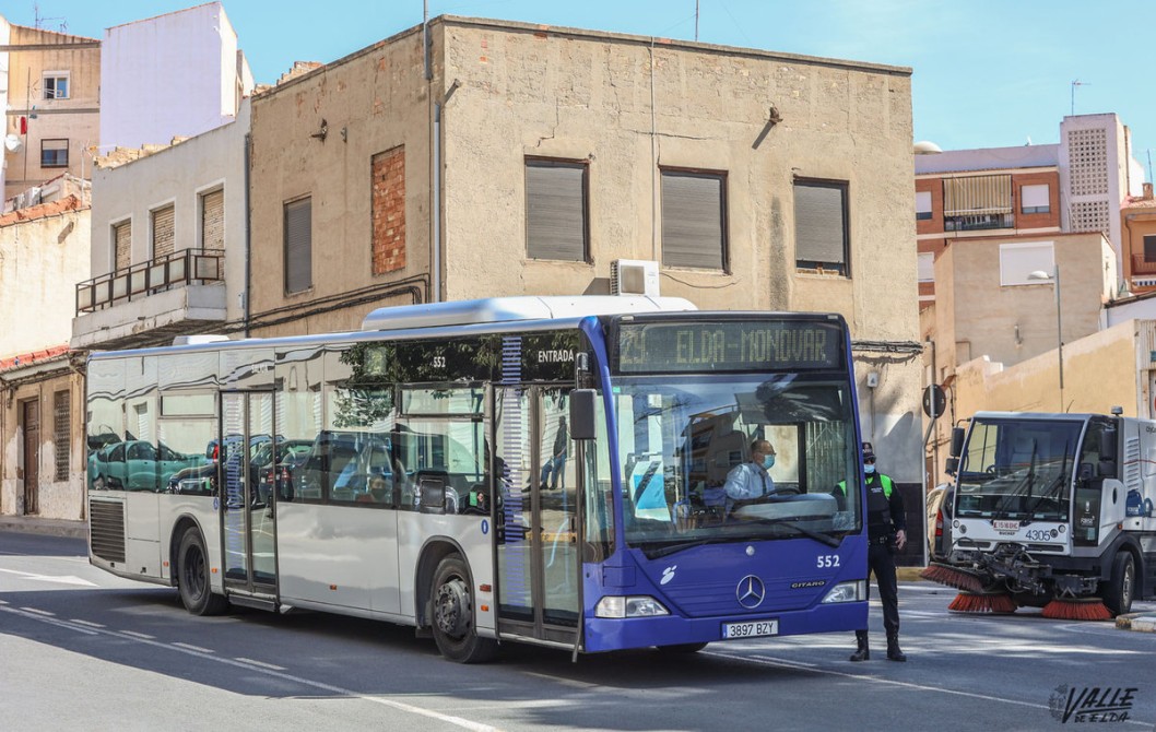 Elda reduce en un 30% el precio de sus abonos para fomentar el transporte público Elda reduce en un 30% el precio de sus abonos para fomentar el transporte público