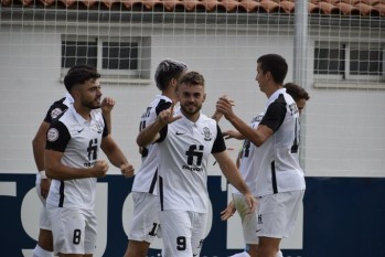 Eldense y Amorebieta se disputan el alir&oacute;n