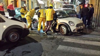 Un accidente de madrugada en la calle Quijote deja dos heridos