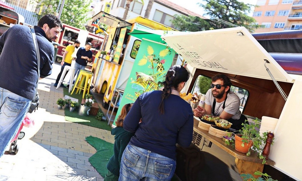 Las caravanas gastronómicas vuelven a Elda con la segunda edición del "Street Food Market" Las caravanas gastronómicas vuelven a Elda con la segunda edición del "Street Food Market"