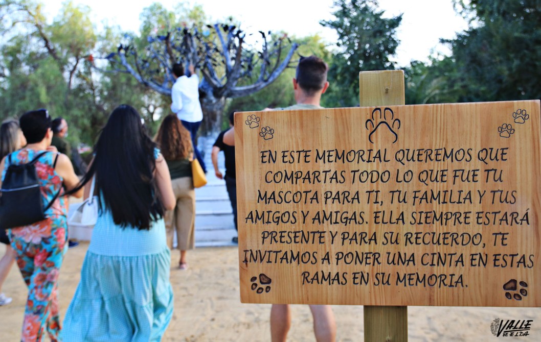 Una escultura para recordar a las mascotas Una escultura para recordar a las mascotas