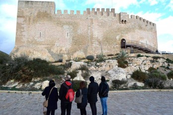 Buscan financiaci&oacute;n para frenar a degradaci&oacute;n de la ladera del Castillo de Petrer