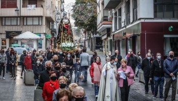 La Soledad recorre Elda con el Rosario de la Aurora