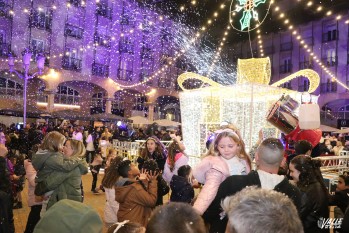 Ilusi&oacute;n y magia en el encendido de la Navidad