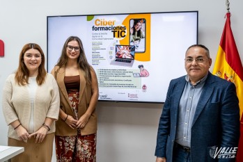 Talleres gratuitos para ense&ntilde;ar a j&oacute;venes y mayores a hacer gestiones en Internet