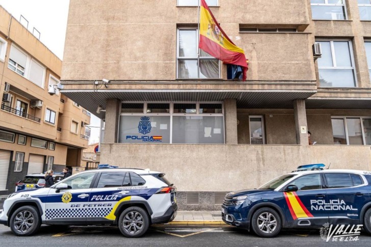 Desmantelada una plantaci&oacute;n indoor de marihuana con 200 plantas en una vivienda de Elda