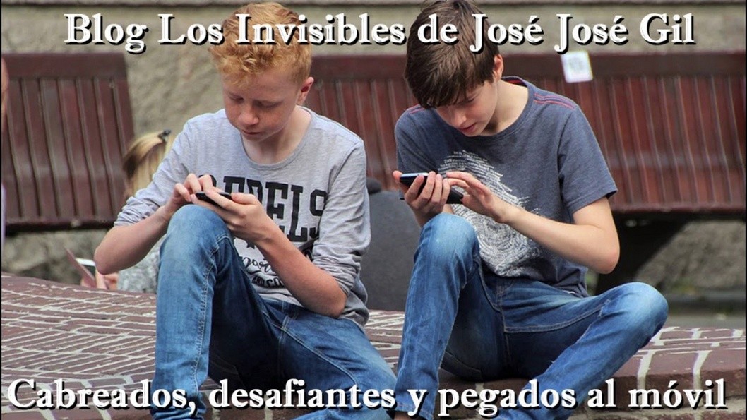 Cabreados, desafiantes y pegados al móvil Cabreados, desafiantes y pegados al móvil