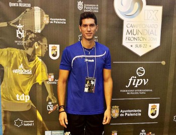 El eldense Jos&eacute; Francisco Alpa&ntilde;ez jugar&aacute; esta tarde la semifinal del Campeonato del Mundo sub-22 de Frontenis