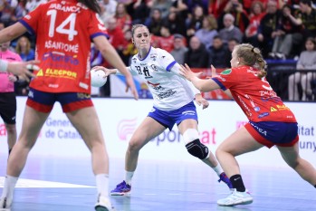 Los contraataques penalizan al Elda Prestigio en la fase final de la Copa de la Reina (25-27)