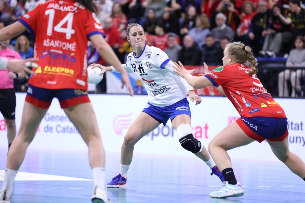 Los contraataques penalizan al Elda Prestigio en la fase final de la Copa de la Reina (25-27) Los contraataques penalizan al Elda Prestigio en la fase final de la Copa de la Reina (25-27)