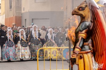 El fuego culmina la celebraci&oacute;n del Medio A&ntilde;o Fallero