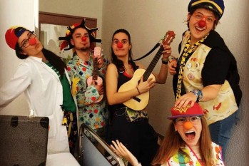 Los payasos de Dr. Clown vuelven al hospital para alegrar a los ingresados