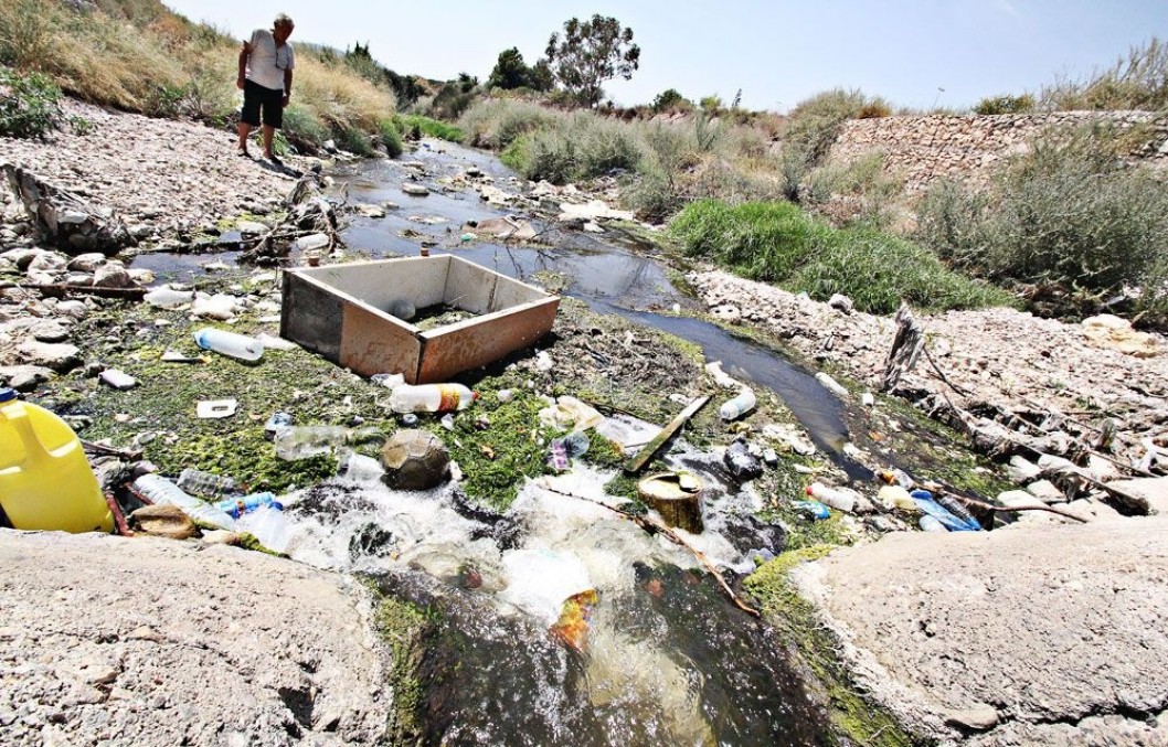 Medio Ambiente se adhiere por primera vez a la campaña de la Fundación Limne para limpiar el río Medio Ambiente se adhiere por primera vez a la campaña de la Fundación Limne para limpiar el río