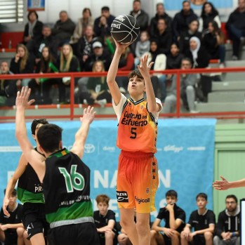 El eldense Hugo Sabater buscar&aacute; ser campe&oacute;n de liga de baloncesto de la Comunidad