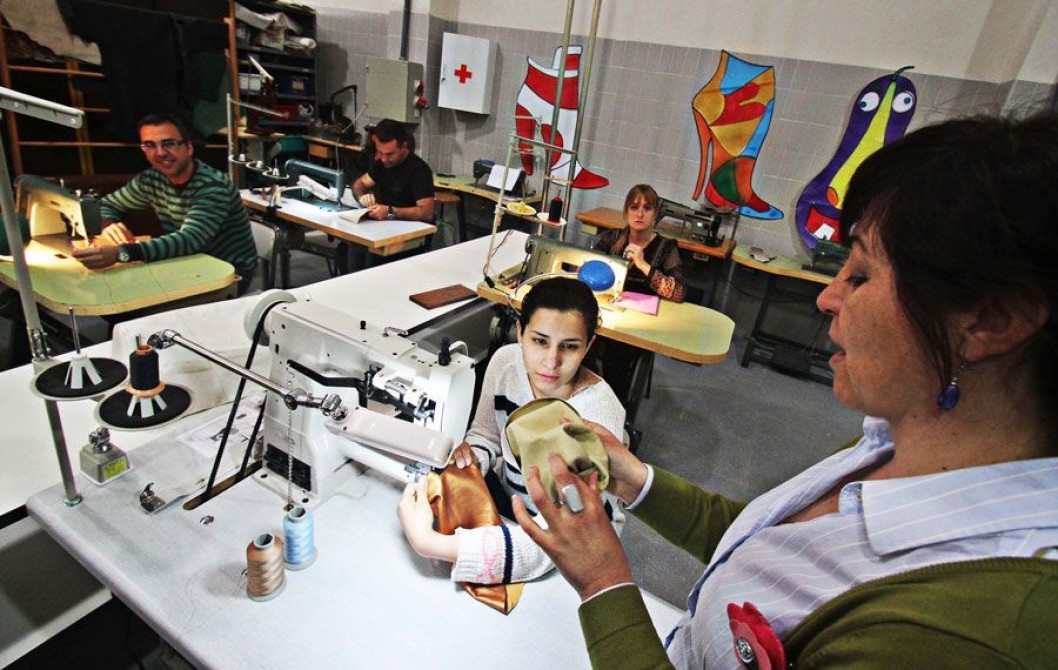 El IES La Torreta ofrece un curso teórico-práctico de FP en Calzado y Complementos El IES La Torreta ofrece un curso teórico-práctico de FP en Calzado y Complementos