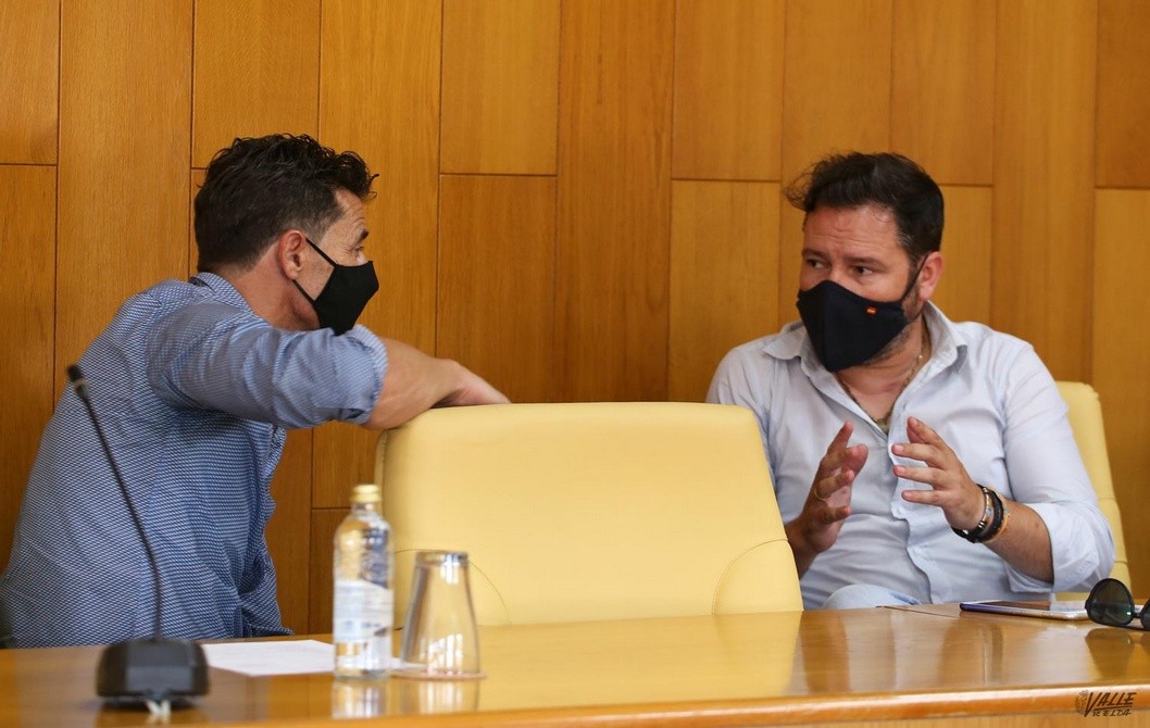 El PP de Elda pide al alcalde no abonar el superávit municipal al Estado El PP de Elda pide al alcalde no abonar el superávit municipal al Estado