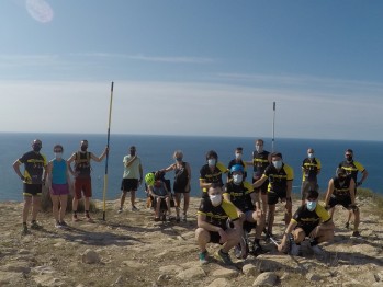 Cuatro personas con diferentes discapacidades visitan Serra Grossa con Zancadas Sobre Ruedas