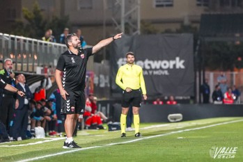 Fernando Est&eacute;vez: "El &uacute;nico que se acerc&oacute; a m&iacute; con la propuesta de continuar fue Pascual P&eacute;rez hace meses"
