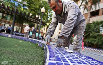 Reparan el pavimento y el gresite de la Plaza Sagasta tras unos 25 a&ntilde;os desde su reforma
