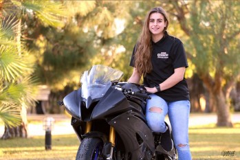Mar&iacute;a Bellot, piloto eldense: &ldquo;Aunque te caigas, siempre hay que levantarse y seguir luchando para aprender y disfrutar&rdquo;