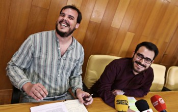 IU y S&iacute; Se Puede muestran su disconformidad con el pago de los intereses de la deuda municipal 