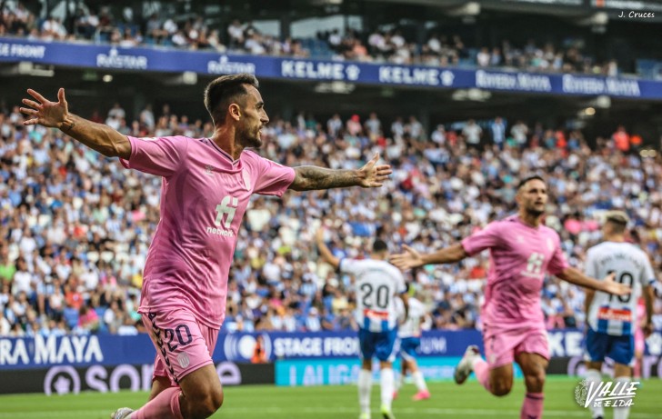 Un penalti inexistente le roba la gloria al Eldense (3-3)