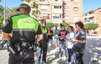 Agentes y poblaci&oacute;n se movilizan en la b&uacute;squeda del hombre desaparecido