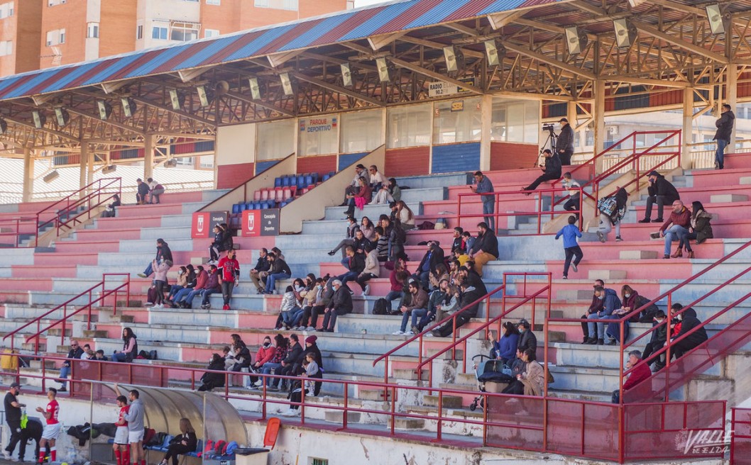 Elda renovará las luces de varias instalaciones deportivas Elda renovará las luces de varias instalaciones deportivas