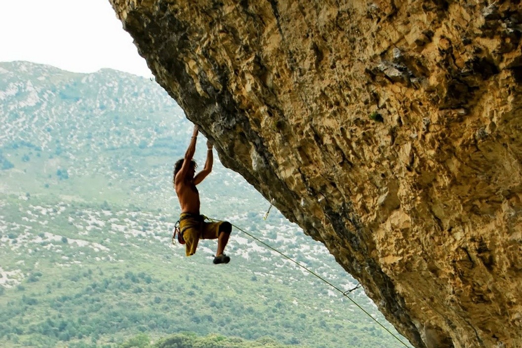 Urko Carmona, triple campeón de España de escalada con una pierna, en el 10º aniversario de Cuentamontes Urko Carmona, triple campeón de España de escalada con una pierna, en el 10º aniversario de Cuentamontes