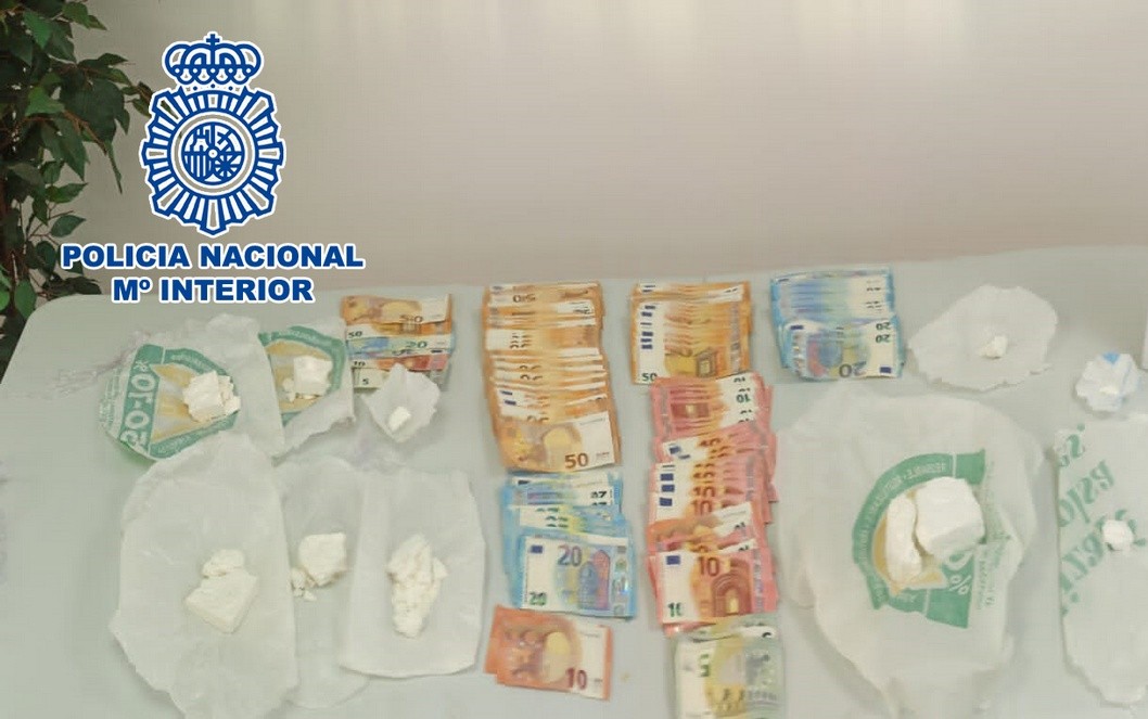 La Policía Nacional desarticula un grupo criminal dedicado a la venta de cocaína en Petrer La Policía Nacional desarticula un grupo criminal dedicado a la venta de cocaína en Petrer