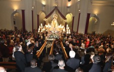 Procesi&oacute;n &iacute;ntima de la Virgen de la Salud dentro de Santa Ana 