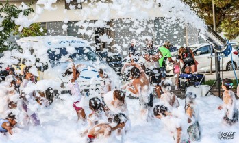 El Sector 9 disfruta de una fiesta de la espuma