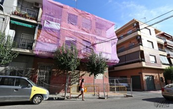 Los propietarios tapian y aseguran el edificio 68 de la calle Murillo para evitar okupas
