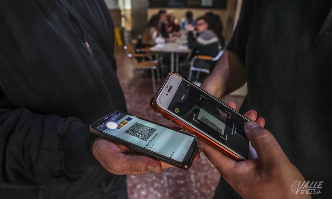 Sanidad lanza un lector del código QR para validar el certificado COVID Sanidad lanza un lector del código QR para validar el certificado COVID