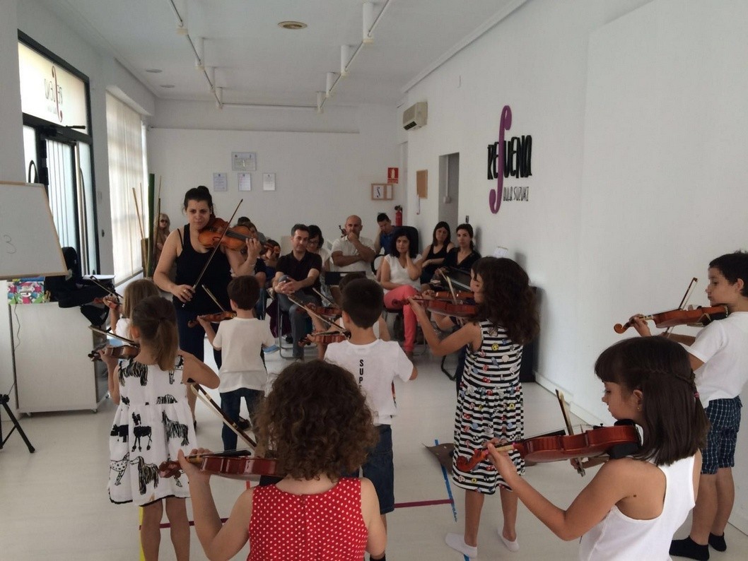 Resuena Aula Suzuki un método de aprendizaje alternativo para los más peques Resuena Aula Suzuki un método de aprendizaje alternativo para los más peques