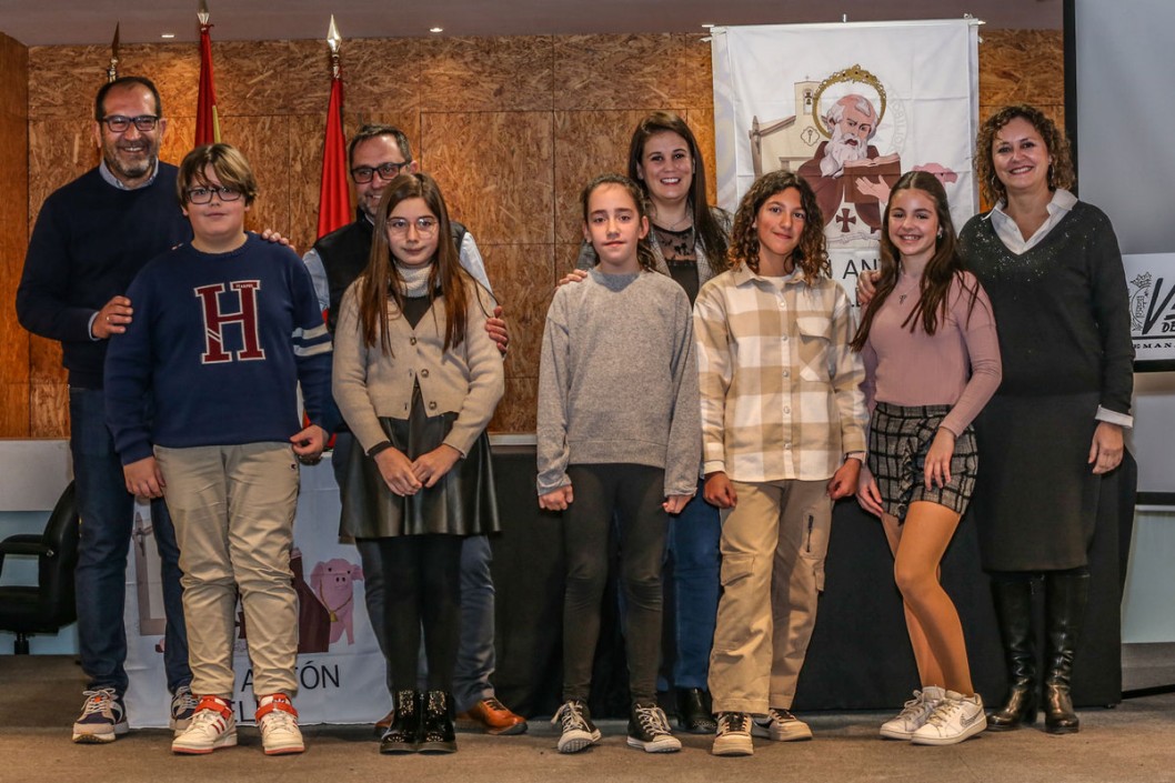 Los pequeños de 5º y 6º de Primaria recibieron los premios del Concurso de dibujo infantil Valle de Elda con San Antón Los pequeños de 5º y 6º de Primaria recibieron los premios del Concurso de dibujo infantil Valle de Elda con San Antón