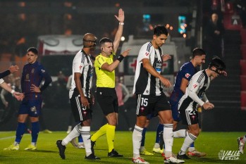 El Eldense solo pudo sumar un punto ante el Ferrol