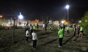 Los atletas m&aacute;s peque&ntilde;os entrenan en la calle porque no pueden utilizar las instalaciones deportivas 