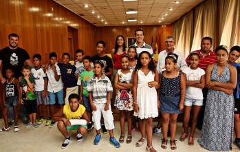 Alfaro recibe a los 24 ni&ntilde;os saharauis que pasan el verano en Elda y Petrer